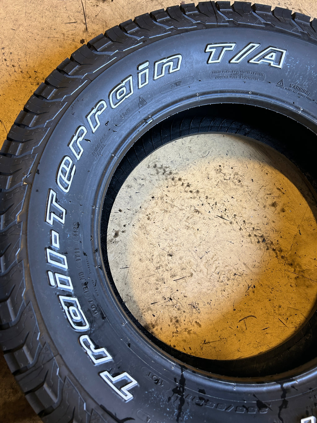 BFGOODRICH TRAIL-TERRAIN T/A OWL P 255 65 17 110T ALL TERRAIN TIRE 78163