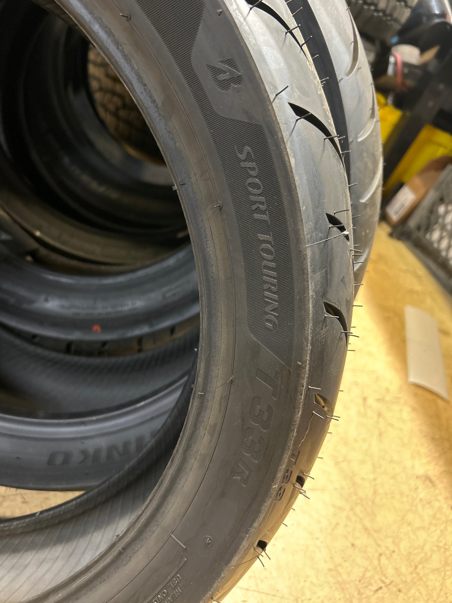 BRIDGESTONE BATTLAX SPORT TOURING T33R 160 60 17 69W REAR TIRE 20063