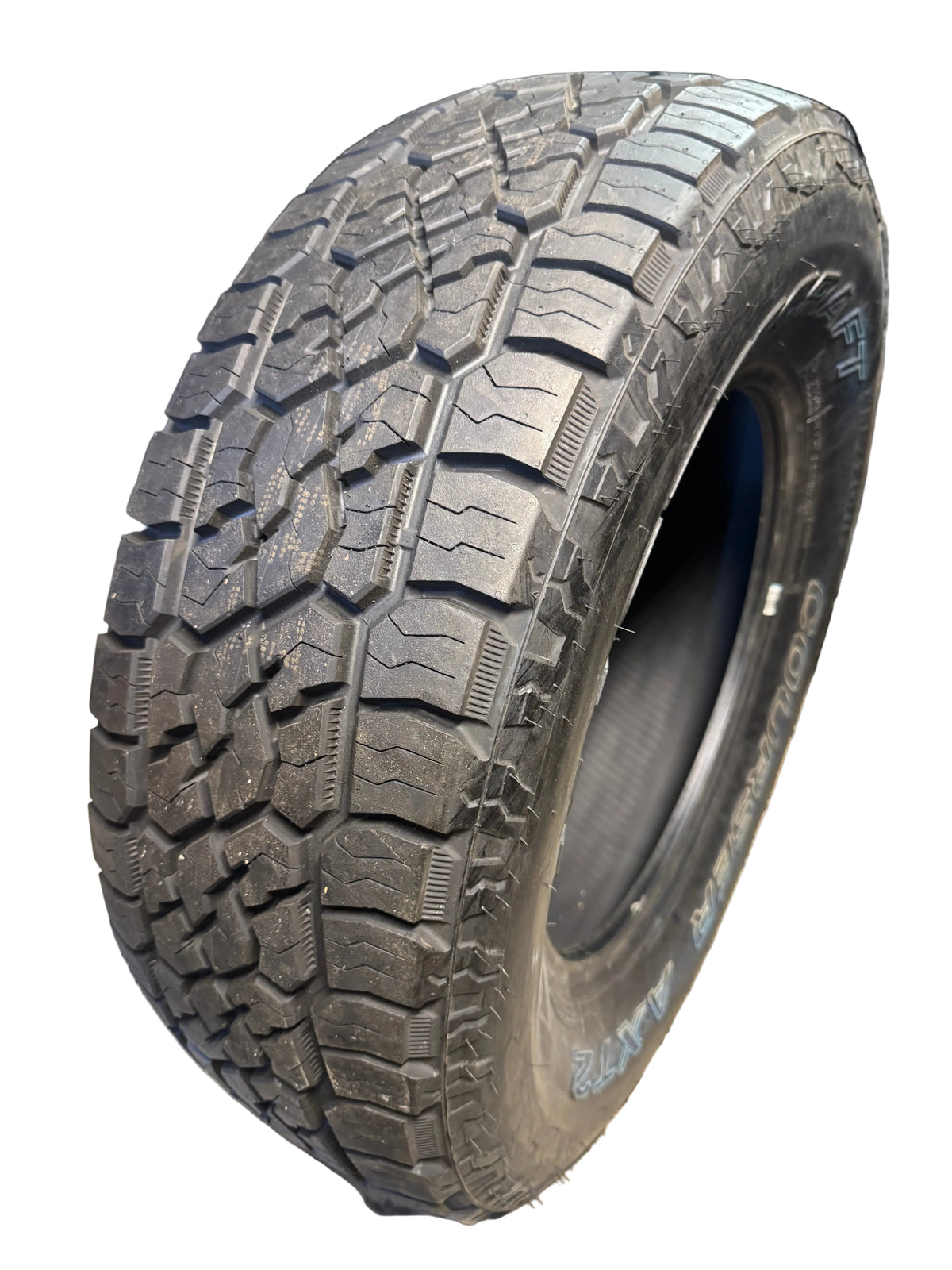 NOS MASTERCRAFT COURSER AXT2 OWL P 255 70 17 112T ALL TERRAIN TIRE 90000037390