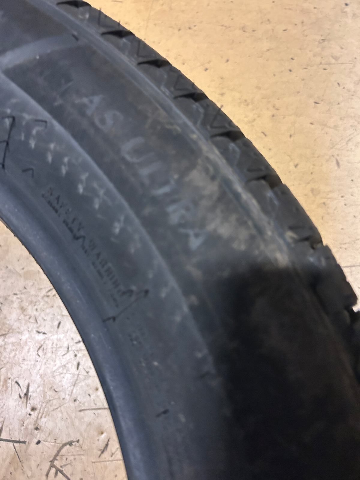 BRIDGESTONE ALENZA AS ULTRA BSW P 235 55 20 102V  ALL SEASON TIRE 008345