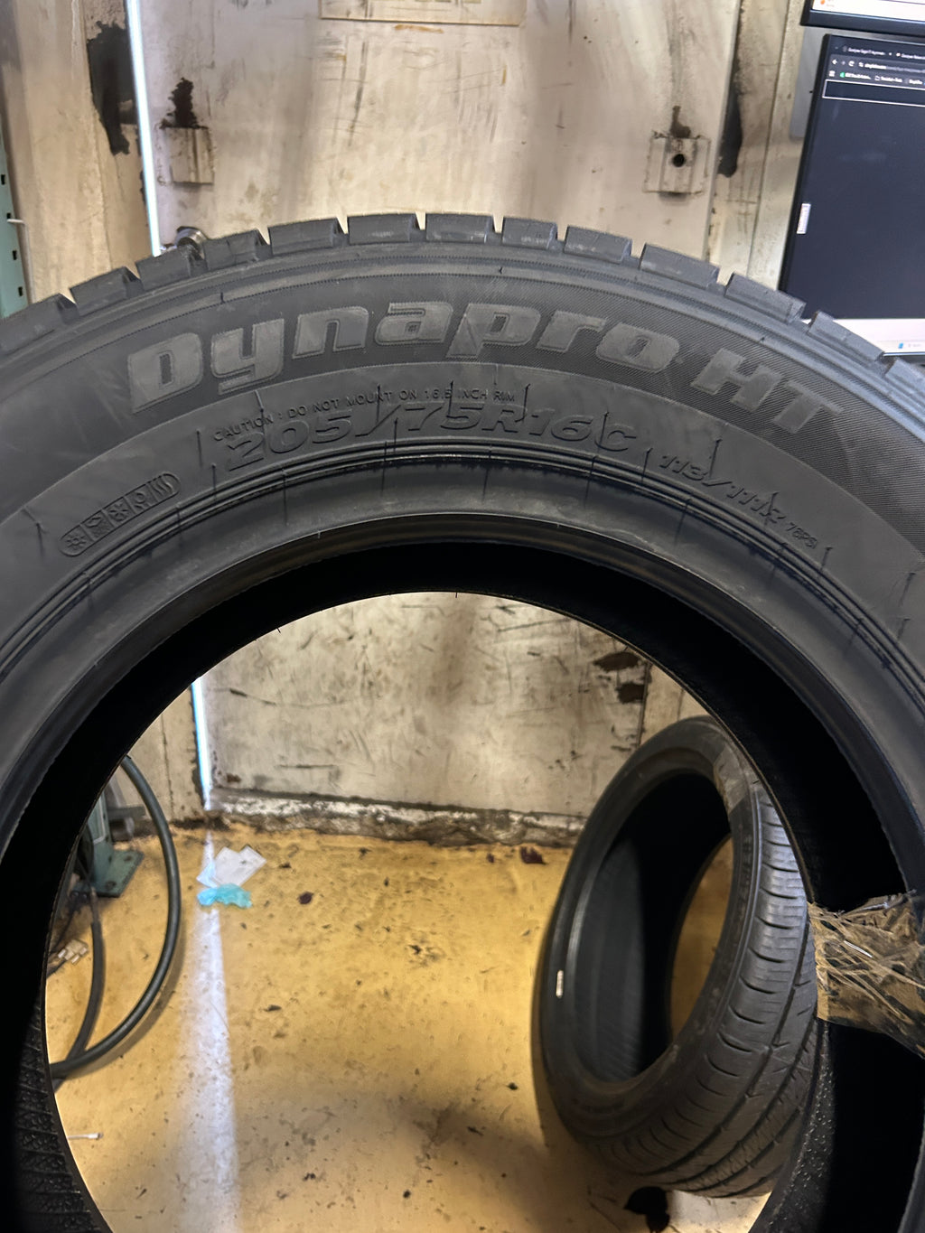 HANKOOK DYNAPRO HT BSW P 205 75 16C 113/111R 10PLY HIGHWAY TIRE 2020826