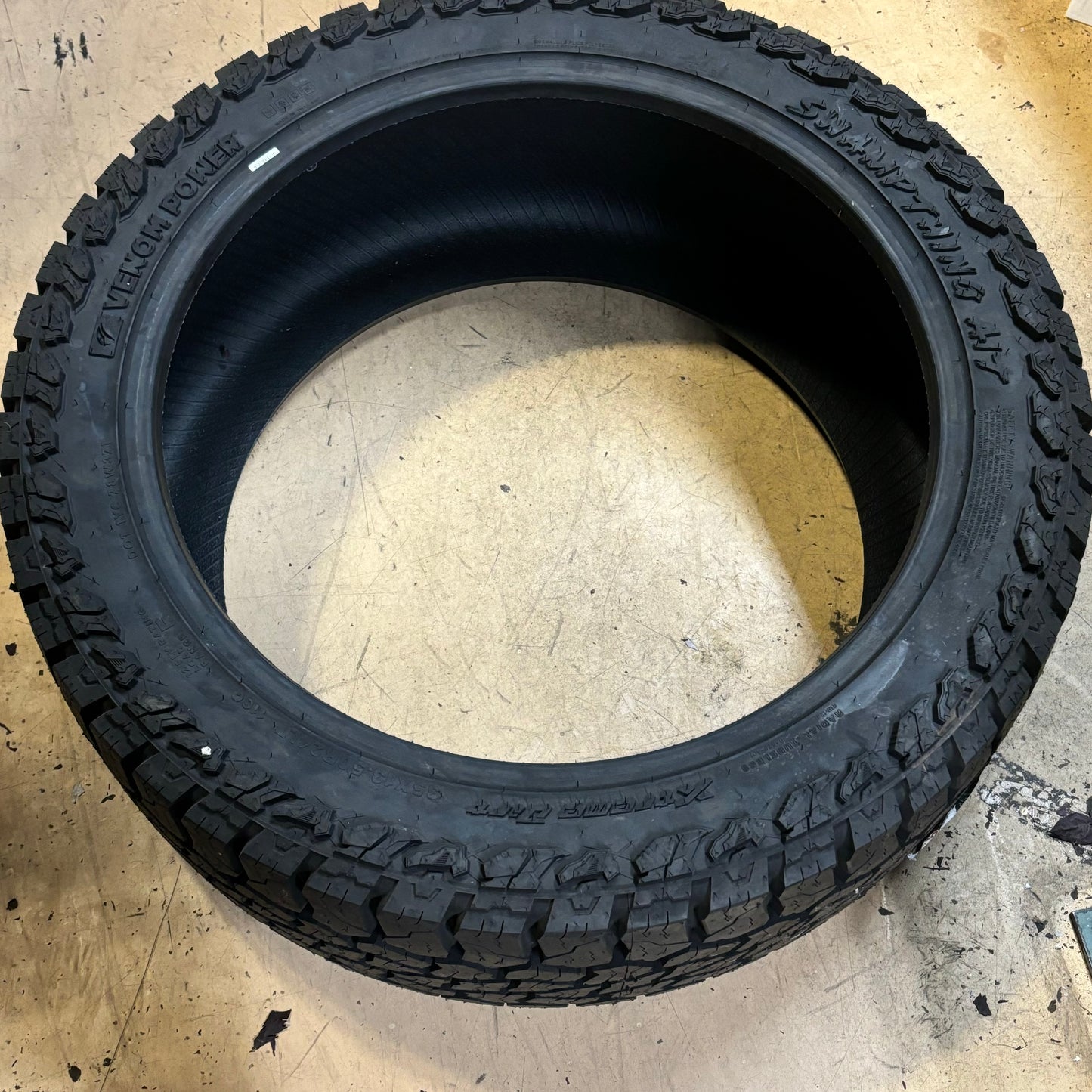 VENOM POWER SWAMPTHING A/T BSW LT 35 13.5 24 116Q LRF 12PLY TIRE TVPSWAT54