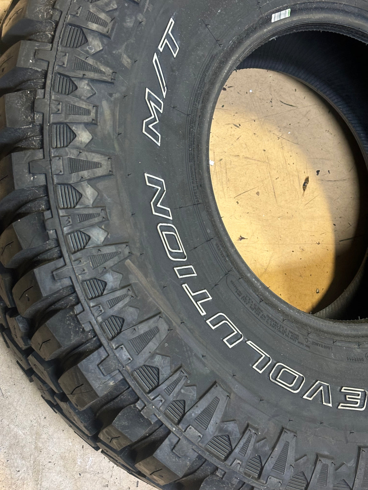 COOPER EVOLUTION M/T RWL LT 35 12.5 15 113Q LRC 6 PLY MUD TERRAIN TIRE 170166035