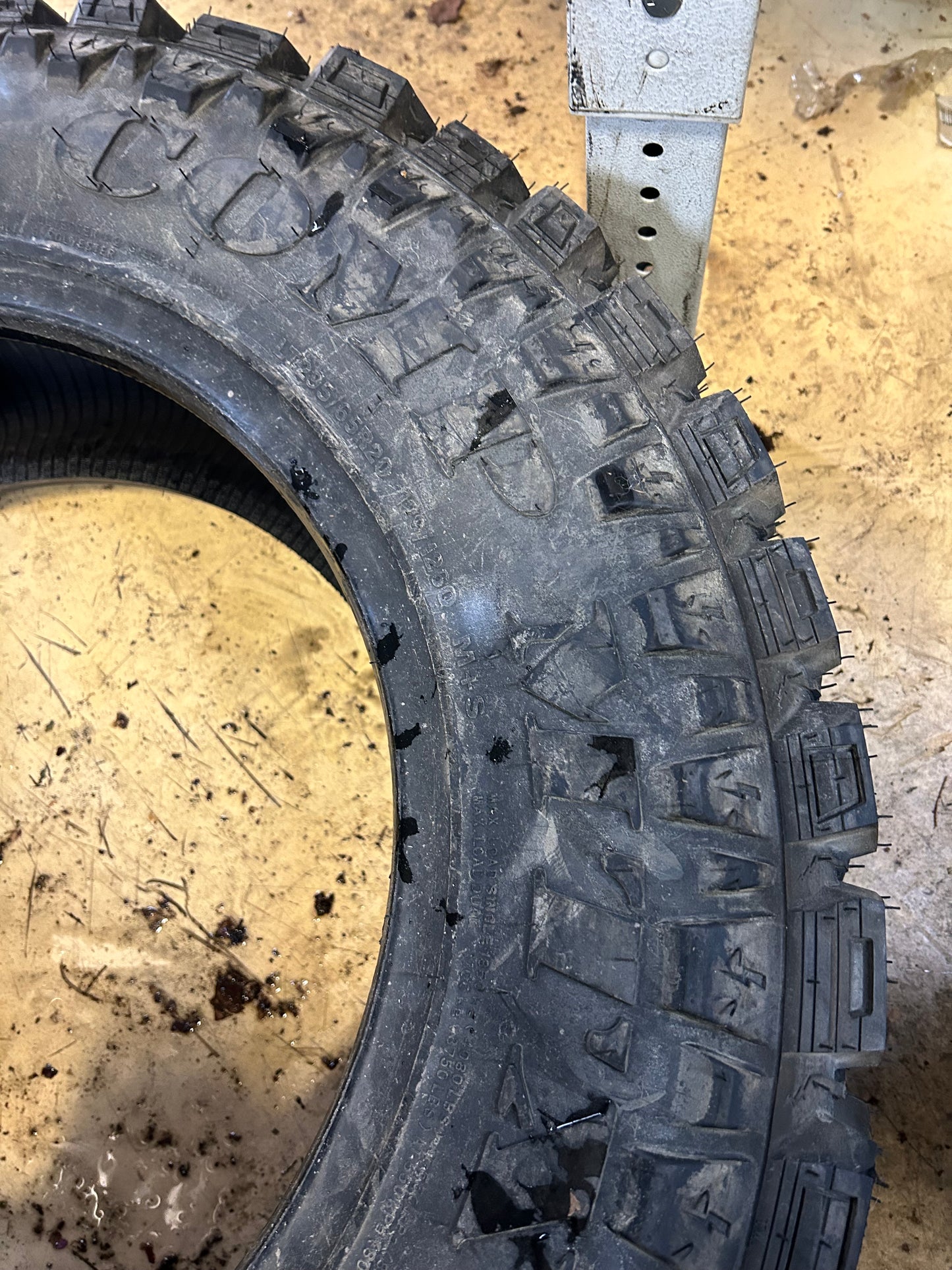 MUD CLAW COMP MTX BSW LT 295 65 20 129/126Q 10PLY MUD TIRE MTX42