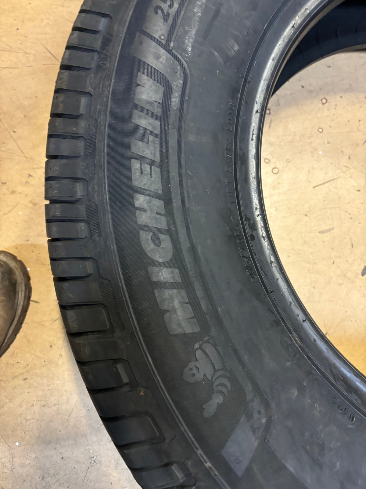 MICHELIN DEFENDER LTX M/S2 P 255 70 17 116T XL ALL SEASON TIRE 59350