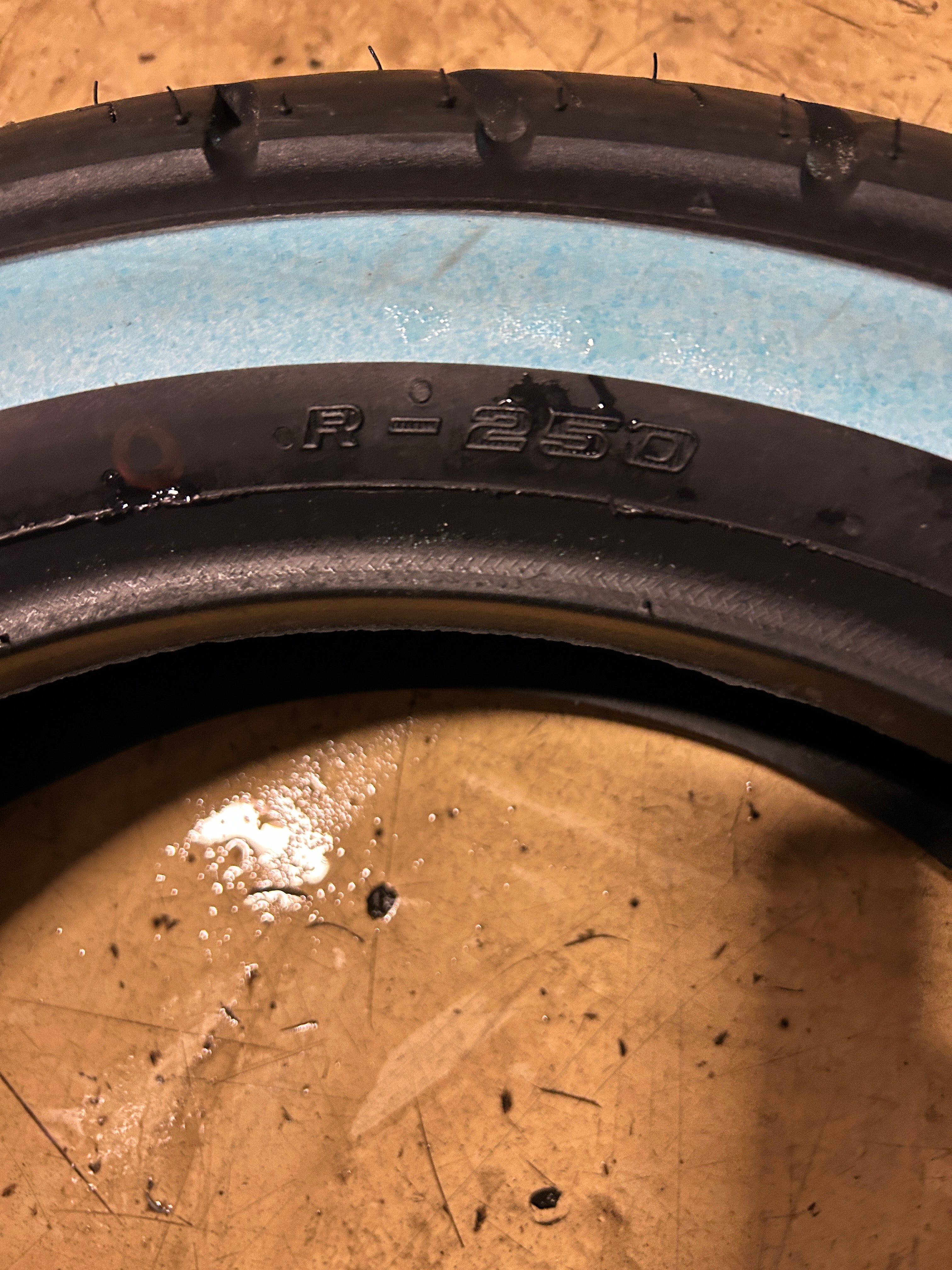 SHINKO R250 NWW MT90 16 74H REAR MOTORCYCLE TIRE 874101
