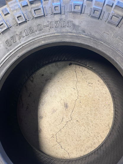 INTERCO SUPER SWAMPER TSL/SXII BSW LT 37 12 17 10PLY MUD TERRAIN TIRE SX285