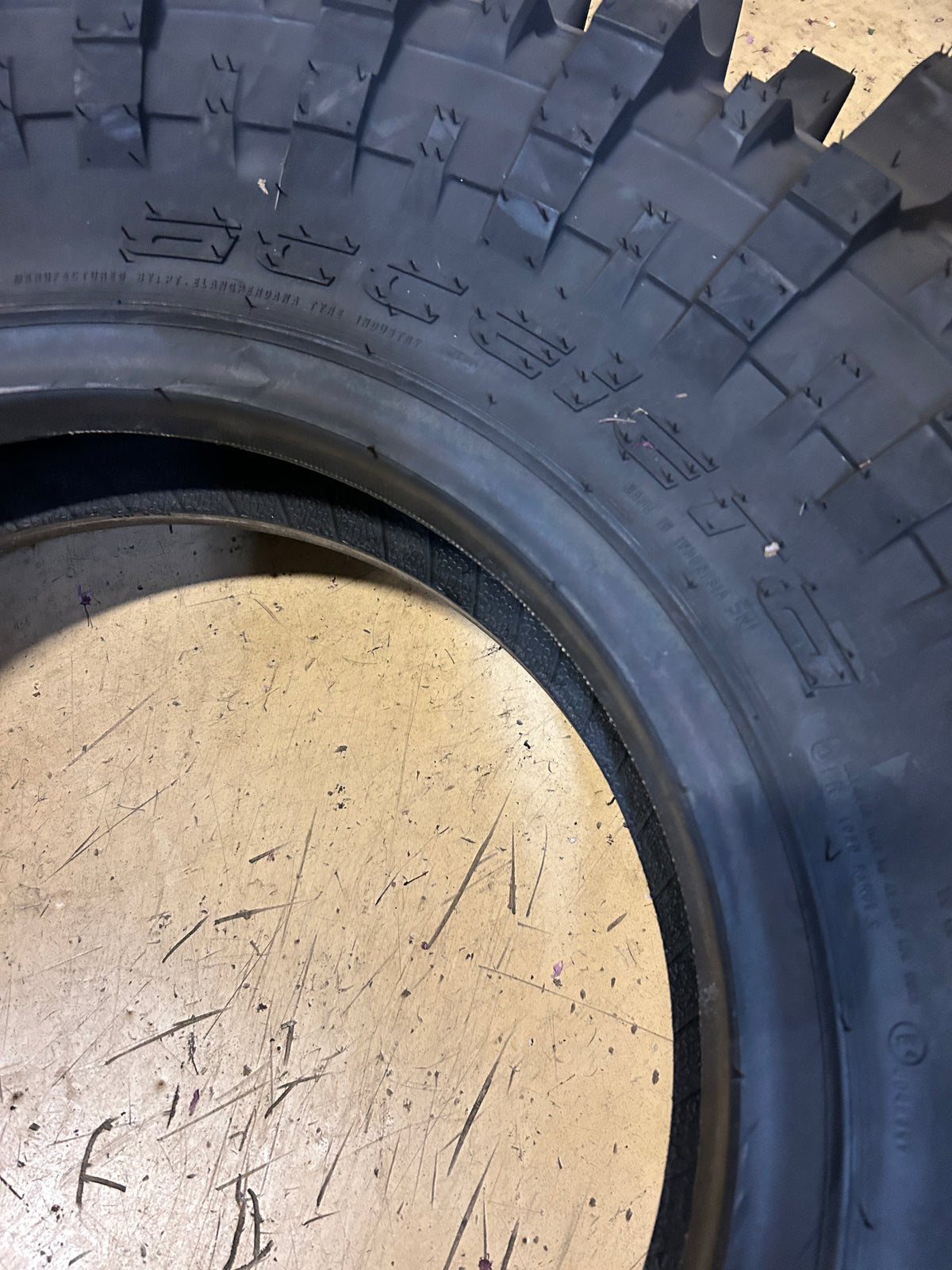 NOS ACCELERA BADAK X-TREME BSW LT 37 11.5 17 124L MUD TIRE 1200047376