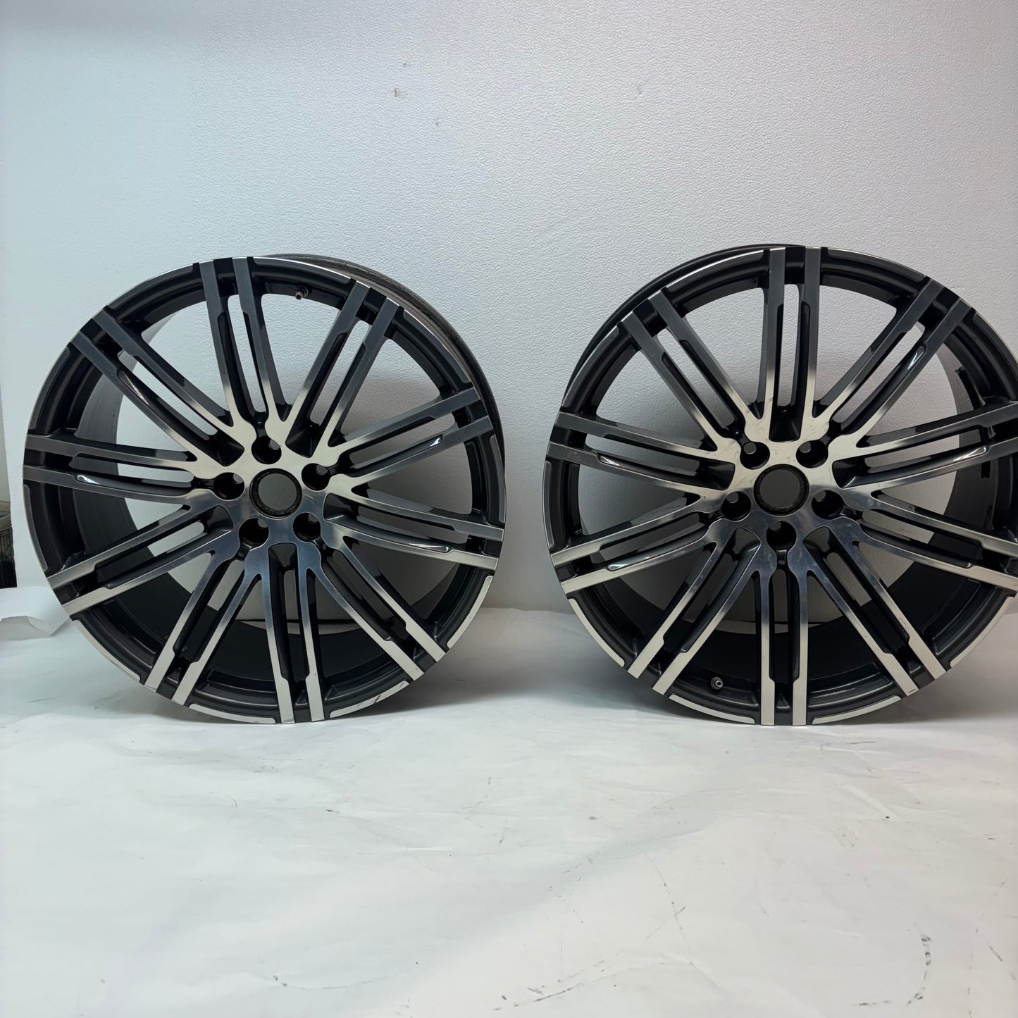 GENUINE PORSCHE MACAN 21 INCH STAGGERED SET F:21X9 ET26 R:21X10 ET26 WHEELS