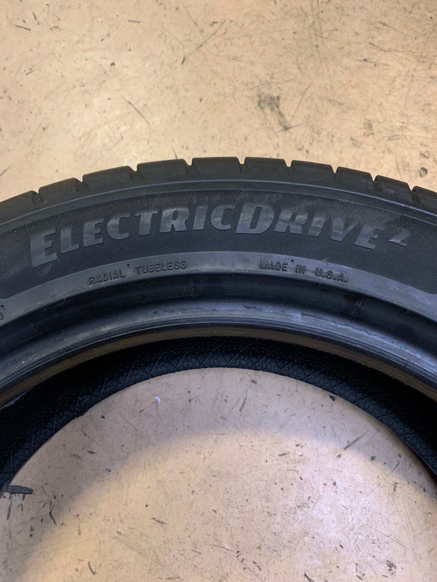 GOODYEAR ELECTRICDRIVE 2 FOAM BSW P 225 60 18 104H ALL SEASON TIRE 483200681