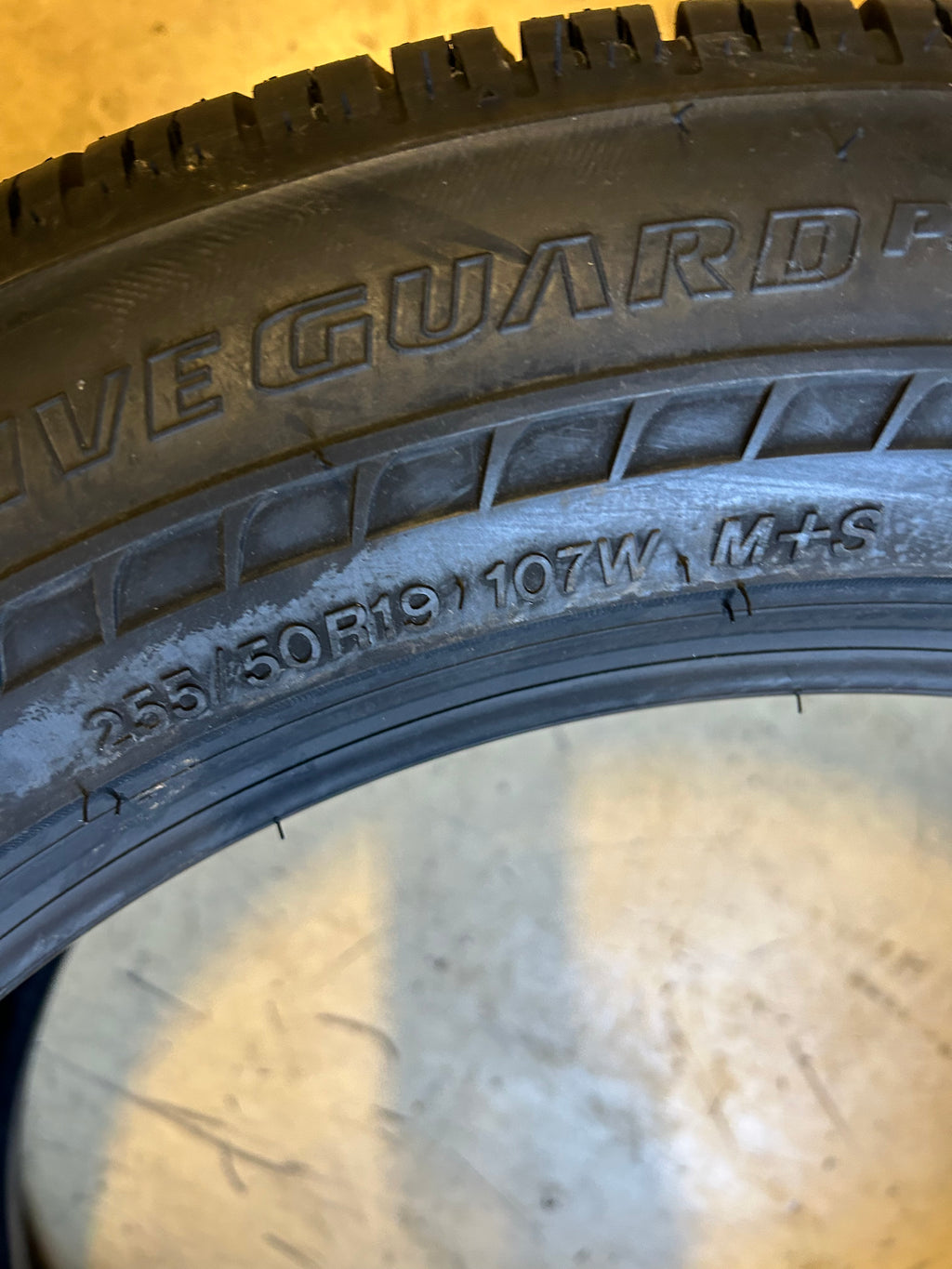 BRIDGESTONE DRIVEGUARD PLUS RFT BSW P 255 50 19 107W XL ALL SEASON TIRE 013527