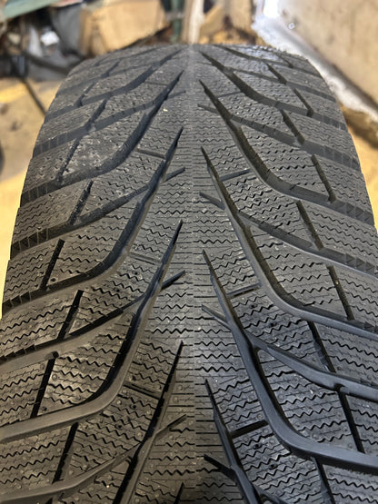 HANKOOK WINTER ICEPT IZ3 BSW P 205 65 15 94T WINTER TIRE 1032473