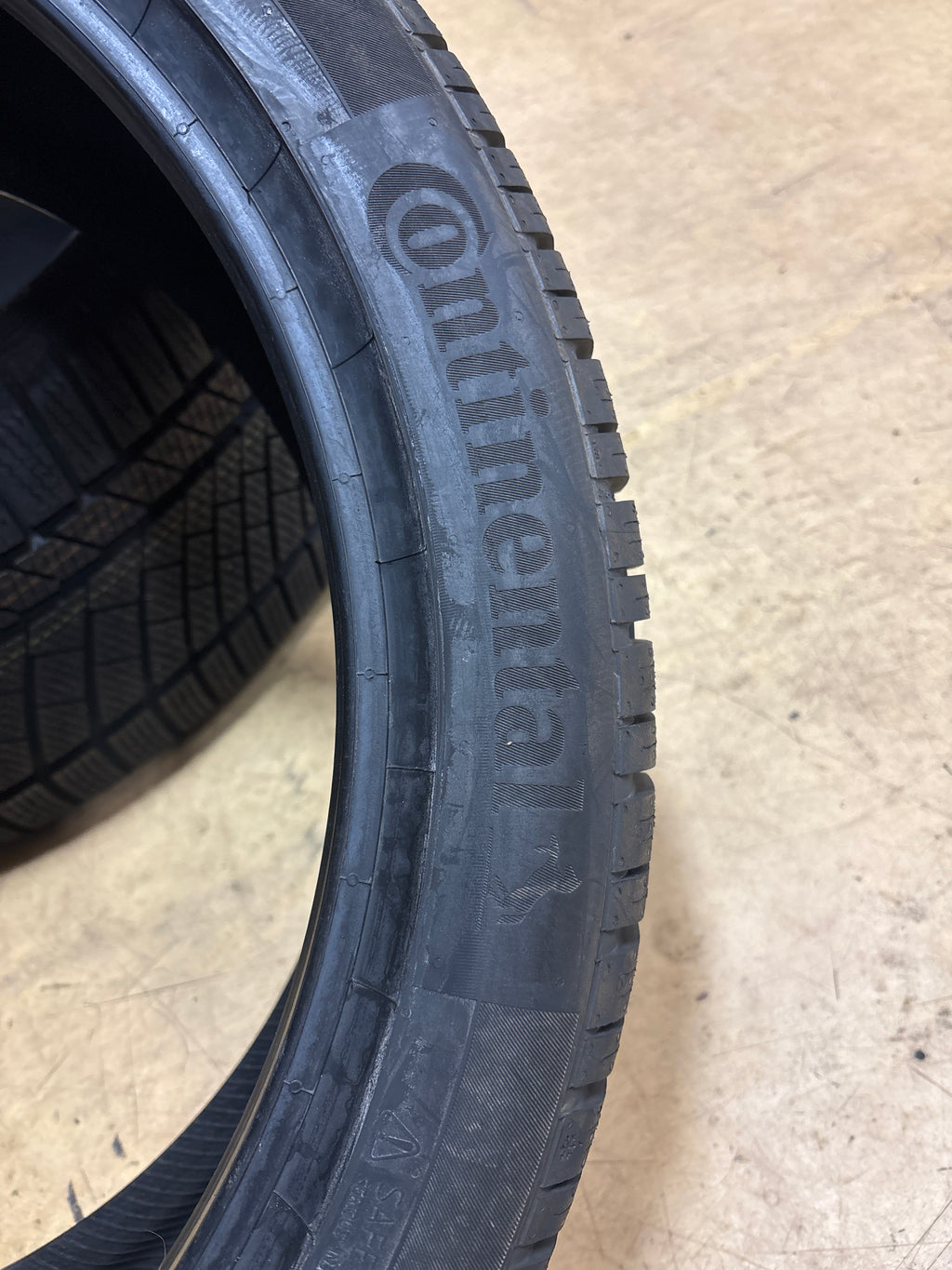 CONTINENTAL WINTERCONTACT TS860 (A0) AUDI P 245 40 21 100V XL TIRE 03550600000