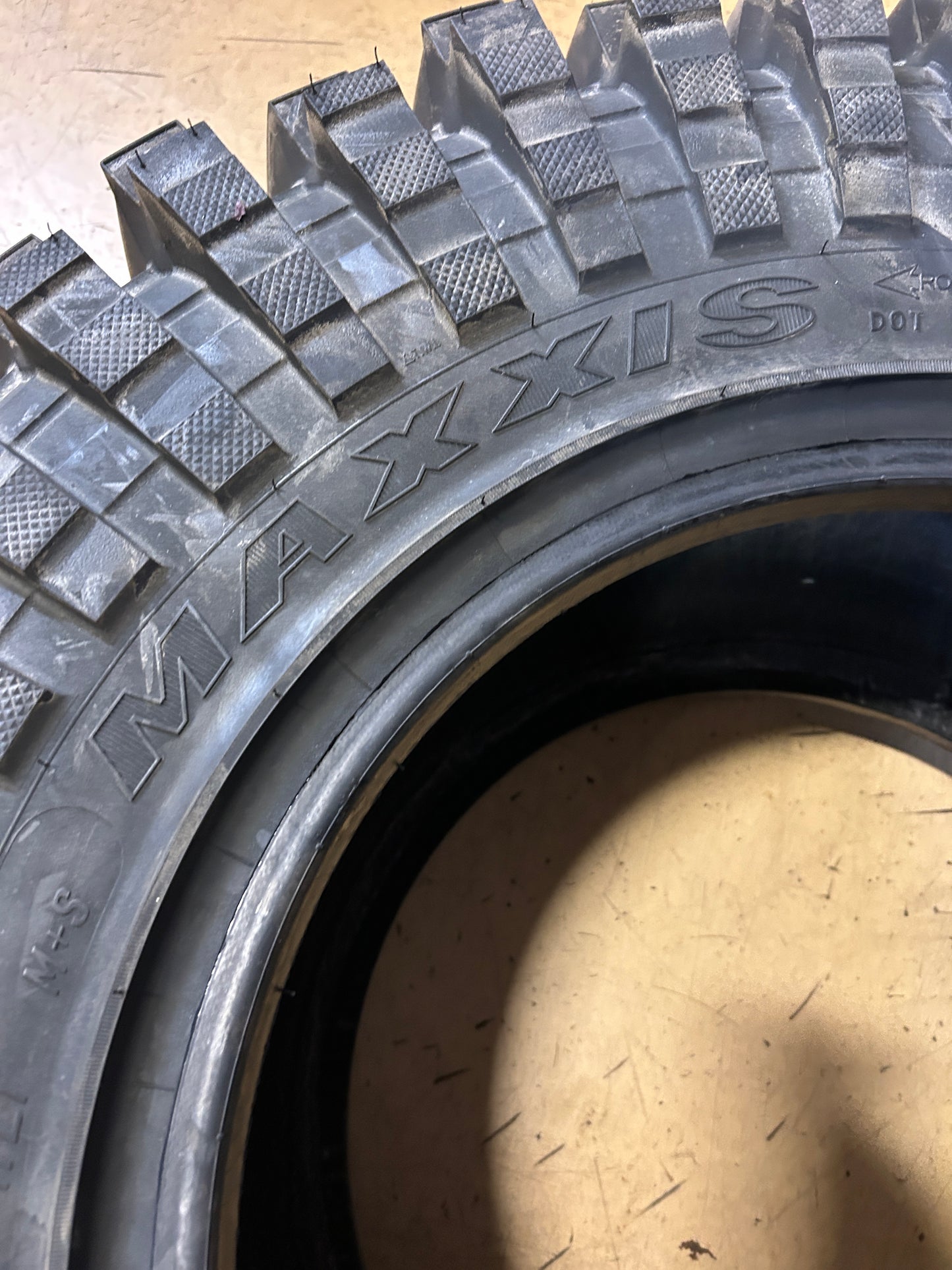 MAXXIS TREPADOR BSW LT 37 13.5 17 126L 10PLY EXTREME TIRE TL30027200