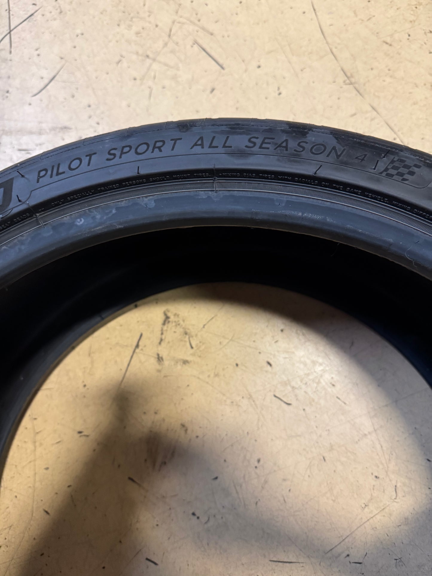 MICHELIN PILOT SPORT ALL SEASON 4 BSW P 245 35 20 95Y XL UHP ALL SEASON TIRE 31506