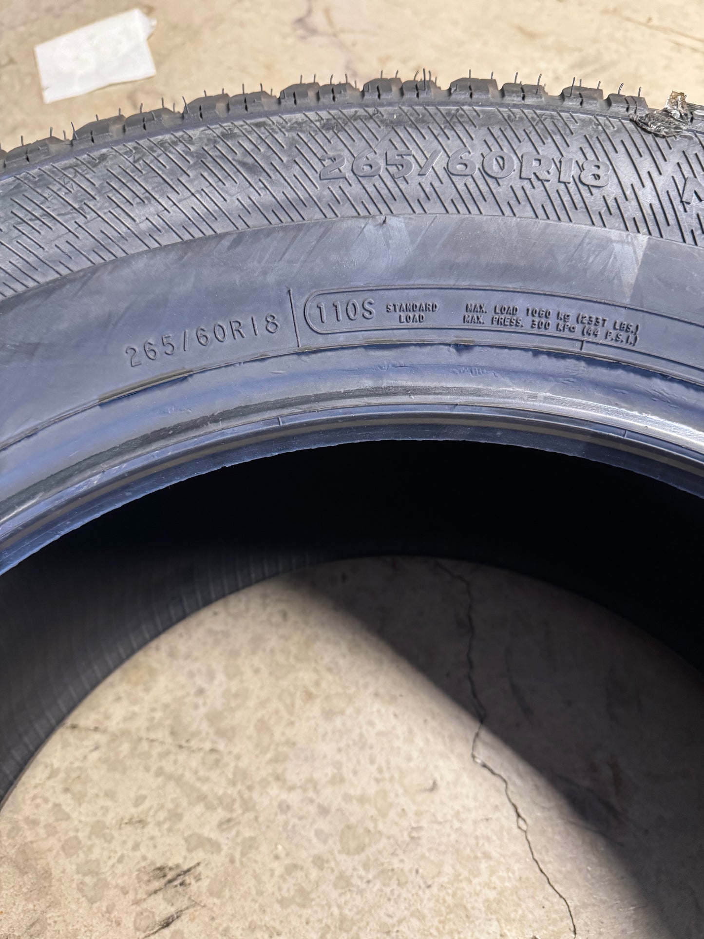 NOS HERCULES AVALANCHE X-TREME BSW P 265 60 18 110S WINTER TIRE 01184