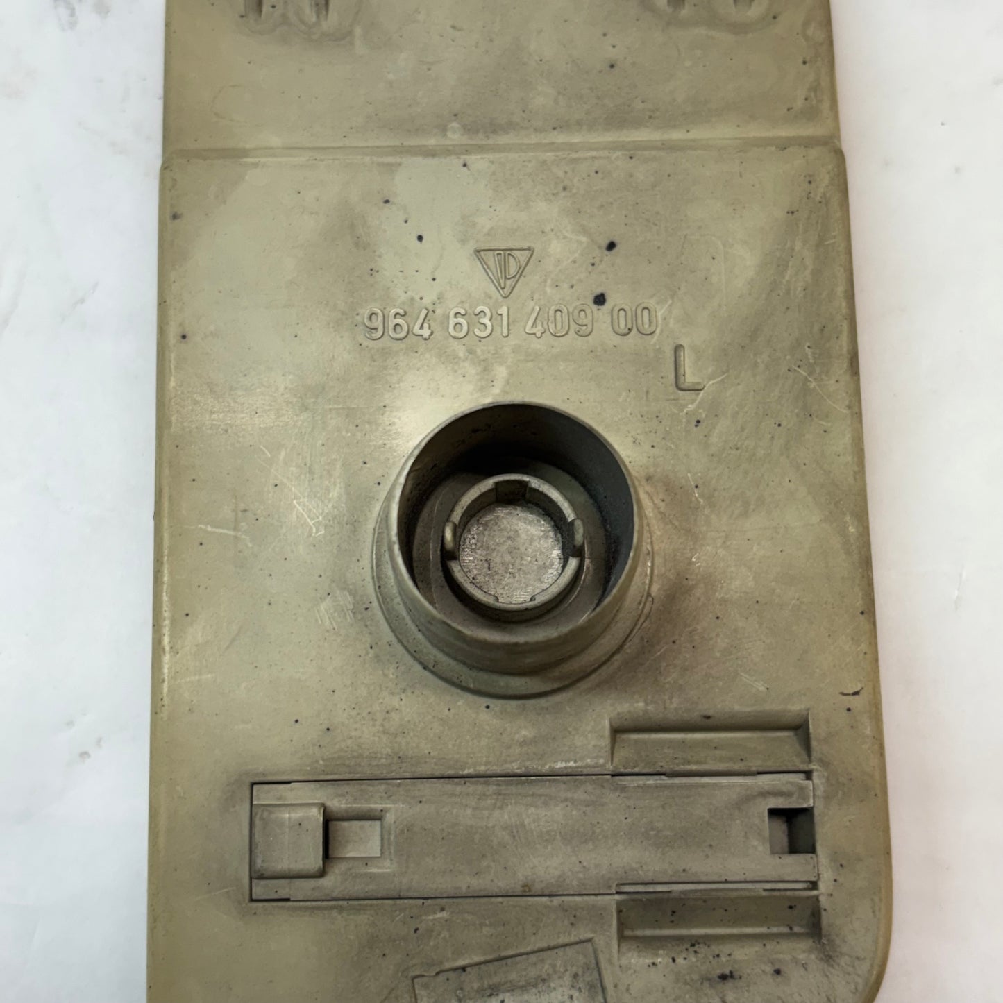 USED GENUINE PORSCHE FRONT MARKER AMBER LIGHT 96463140900