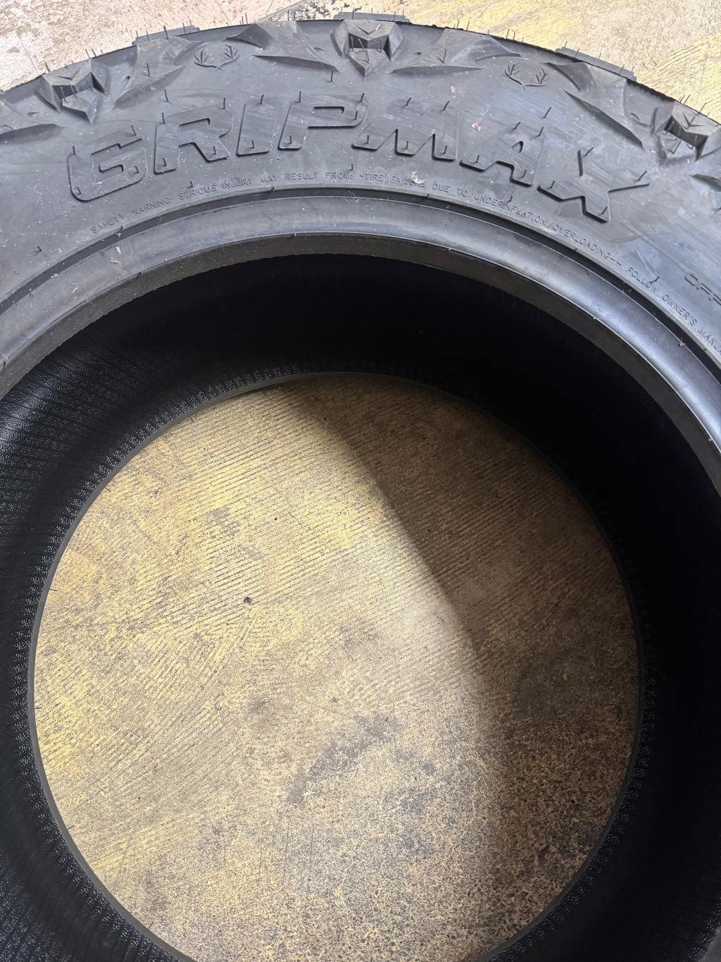 GRIPMAX MAXGRIP M/T BSW LT 35 11.5 20 124Q 10PLY MUD TERRAIN TIRE GMT014
