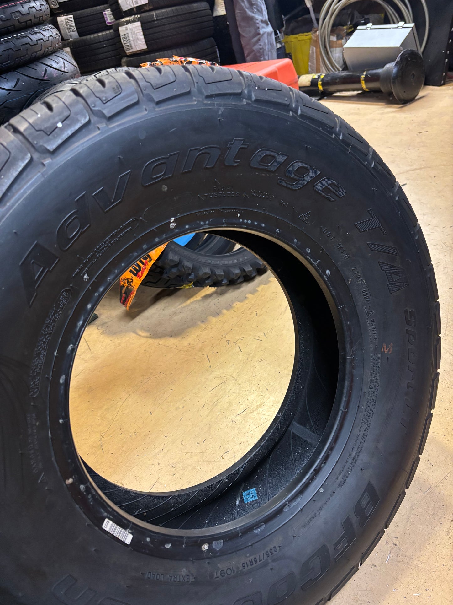 BFGOODRICH ADVANTAGE T/A SPORT LT P 235 75 15 109T XL ALL SEASON TIRE 84087
