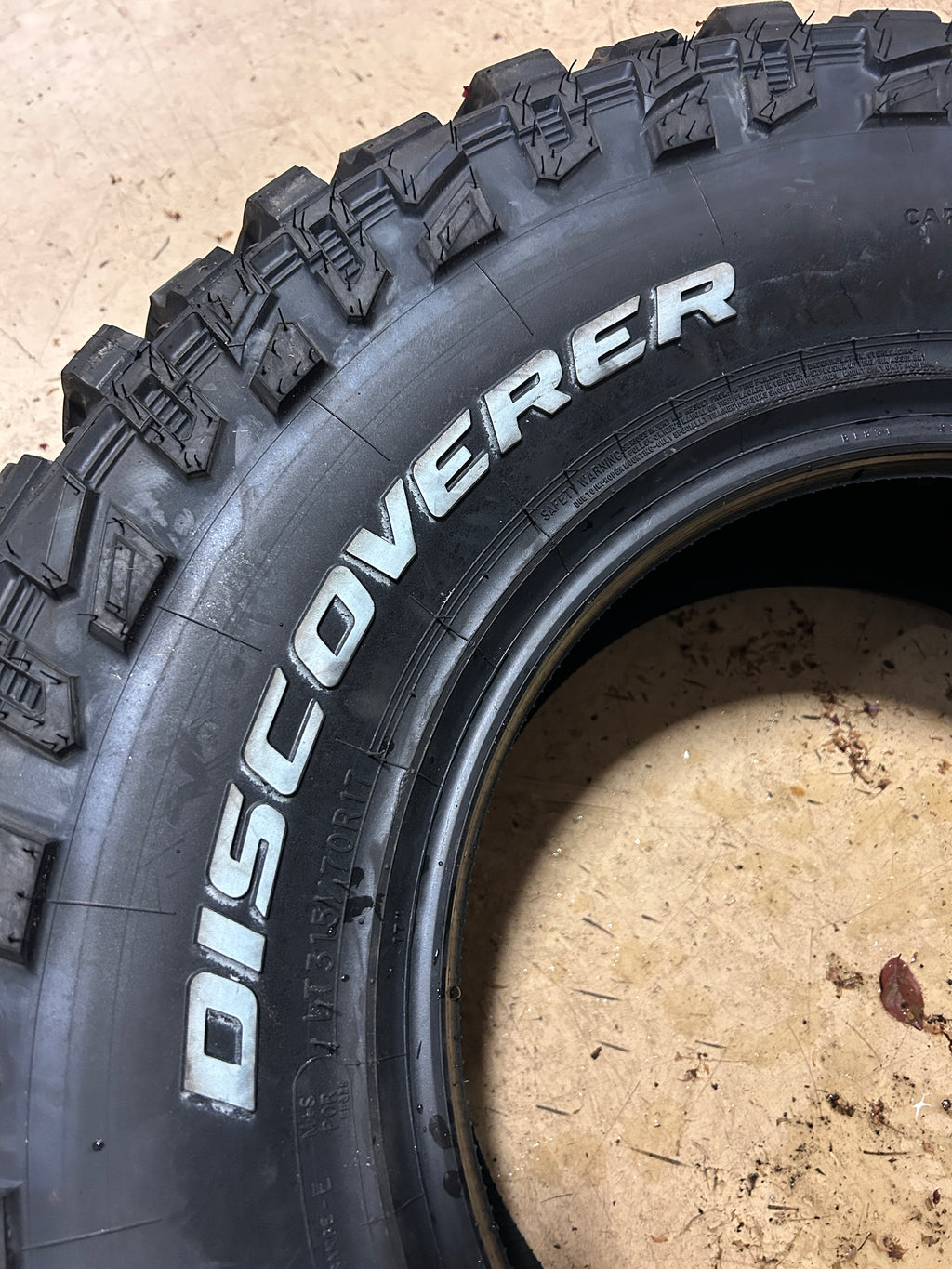 COOPER DISCOVERER STT PRO RWL LT 315 70 17 121/118Q 10PLY MUD TIRE 170119034