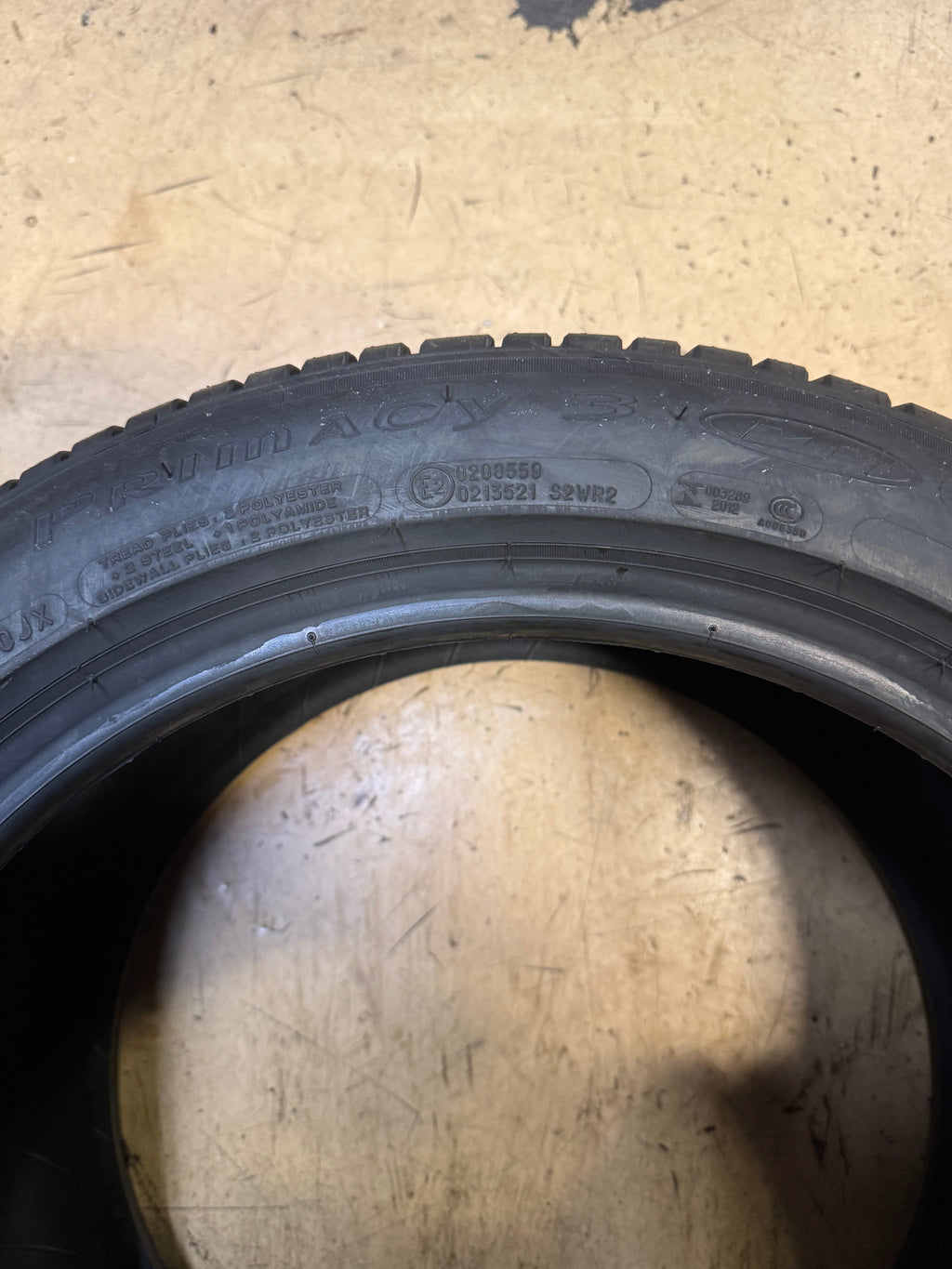 2 NOS MICHELIN PRIMACY 3 ZP RSC (MOE) BSW P 275 40 18 99Y SUMMER TIRE 04935