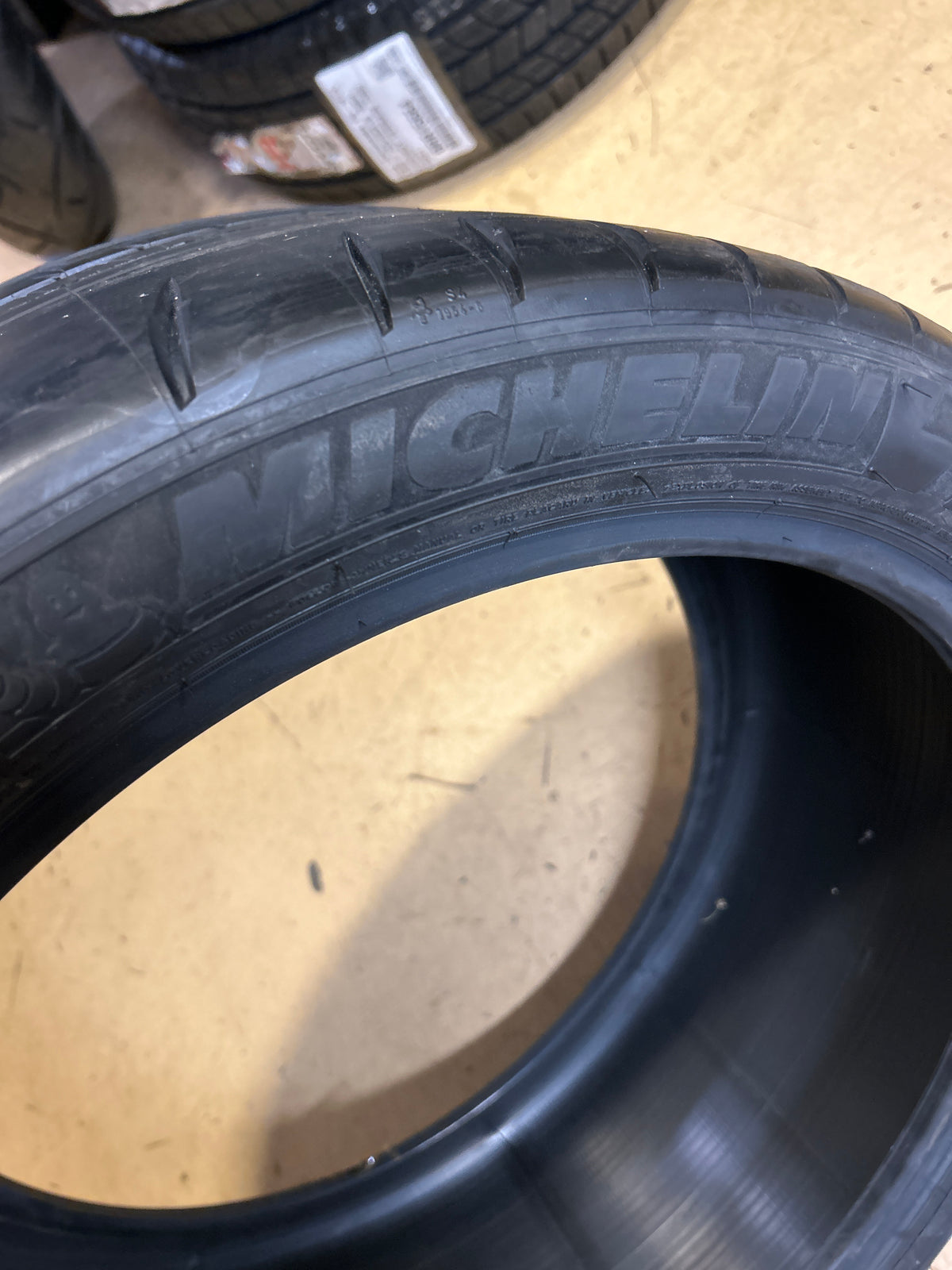 MICHELIN PILOT SPORT CUP 2 BSW P 265 35 20 99Y RACING TIRE 97350