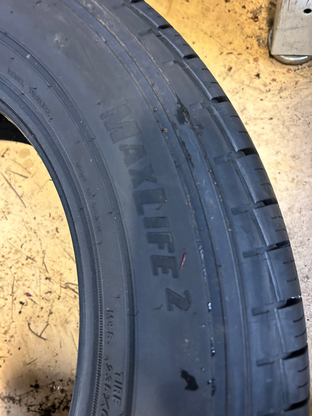GOODYEAR ASSURANCE MAXLIFE 2 BSW P 235 65 18 106V TOURING TIRE 110022702