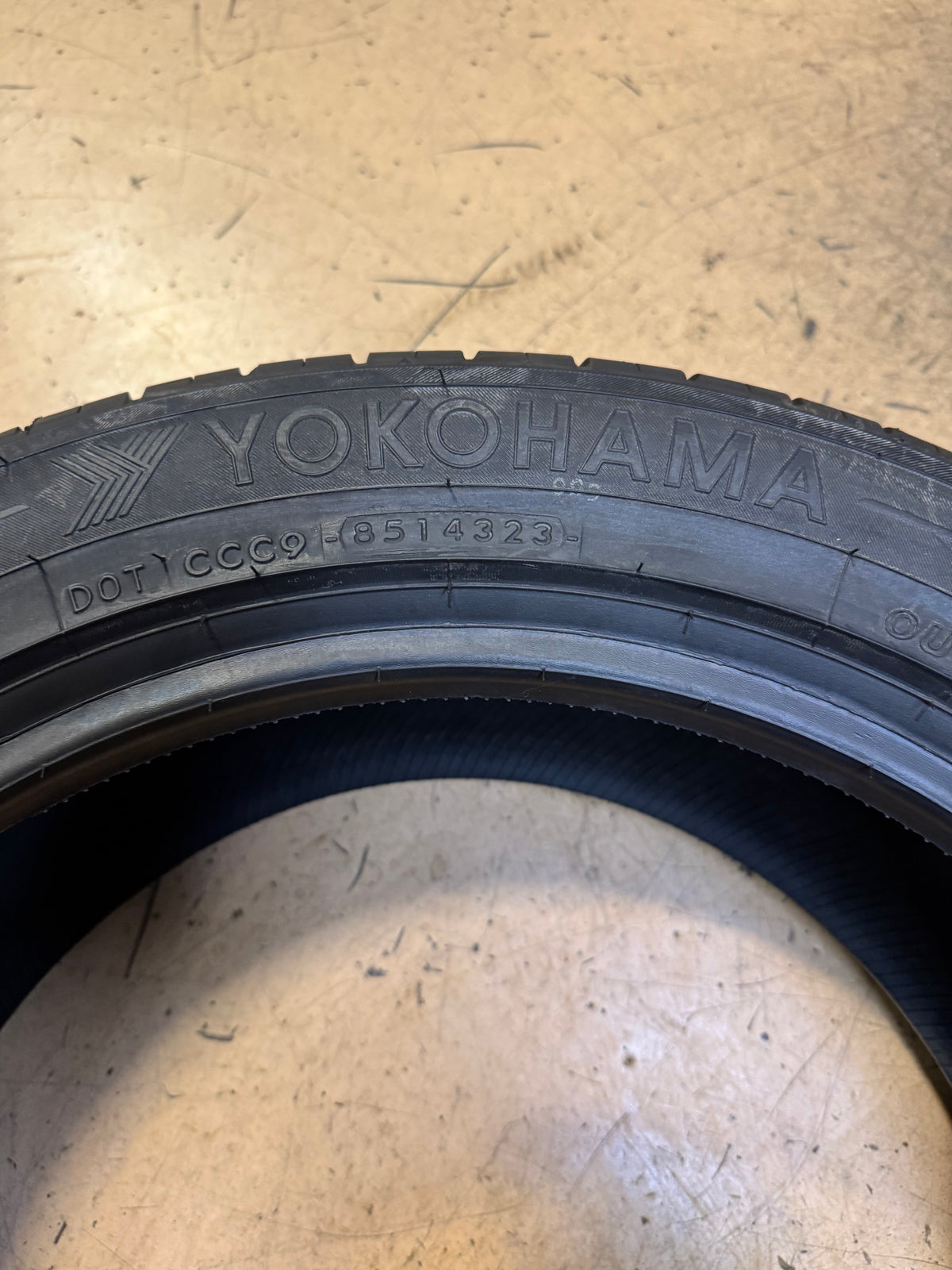 YOKOHAMA AVID ASCEND BSW P 215 55 18 94H ALL SEASON TIRE 110132370