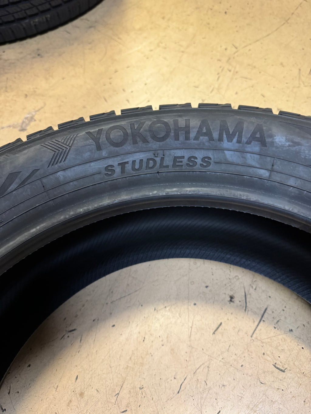 YOKOHAMA ICEGUARD G075 BSW P 235 55 19 101T WINTER TIRE 110175123