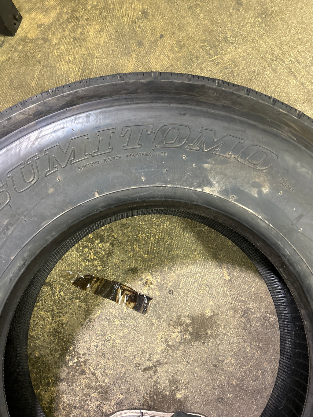 SUMITOMO ST727 BSW  12R22.5 152/148M 16PLY ALL POSITION TIRE 5530555