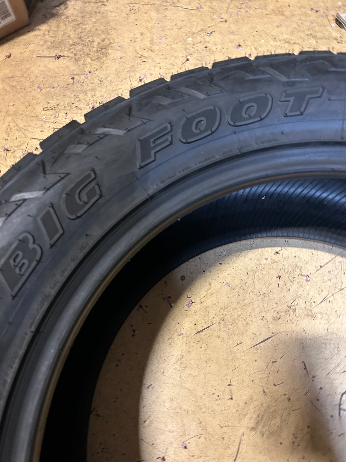 BIG O BIG FOOT A/T II BSW P 275 55 20 117T XL ALL TERRAIN TIRE BIGII2755520