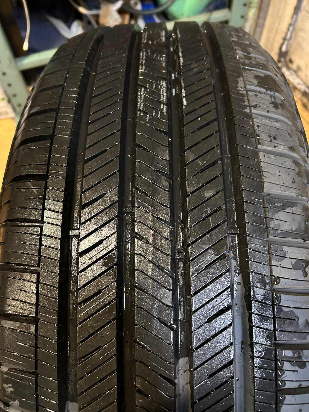 GOODYEAR EAGLE TOURING BSW P 285 40 24 112H ALL SEASON TIRE 102142387