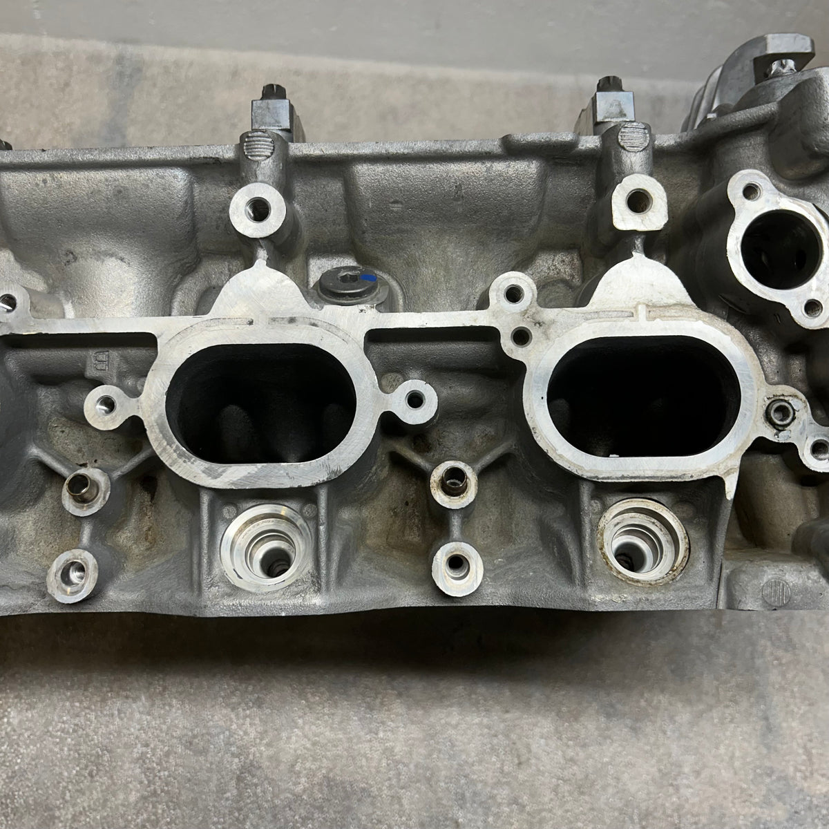 PORSCHE 911 11-16 CARRERA S 4S GTS RIGHT CYLINDER HEAD 9A1 104 112 8R