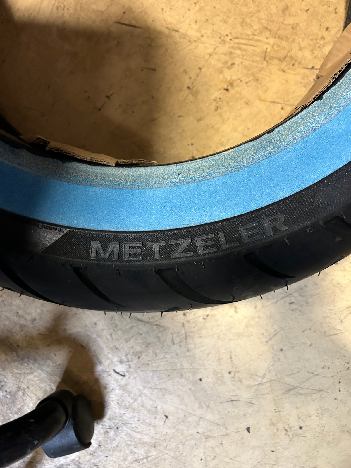 METZELER ME888 MARATHON ULTRA WW 180 65 16 81H REAR MOTORCYCLE TIRE 2408400