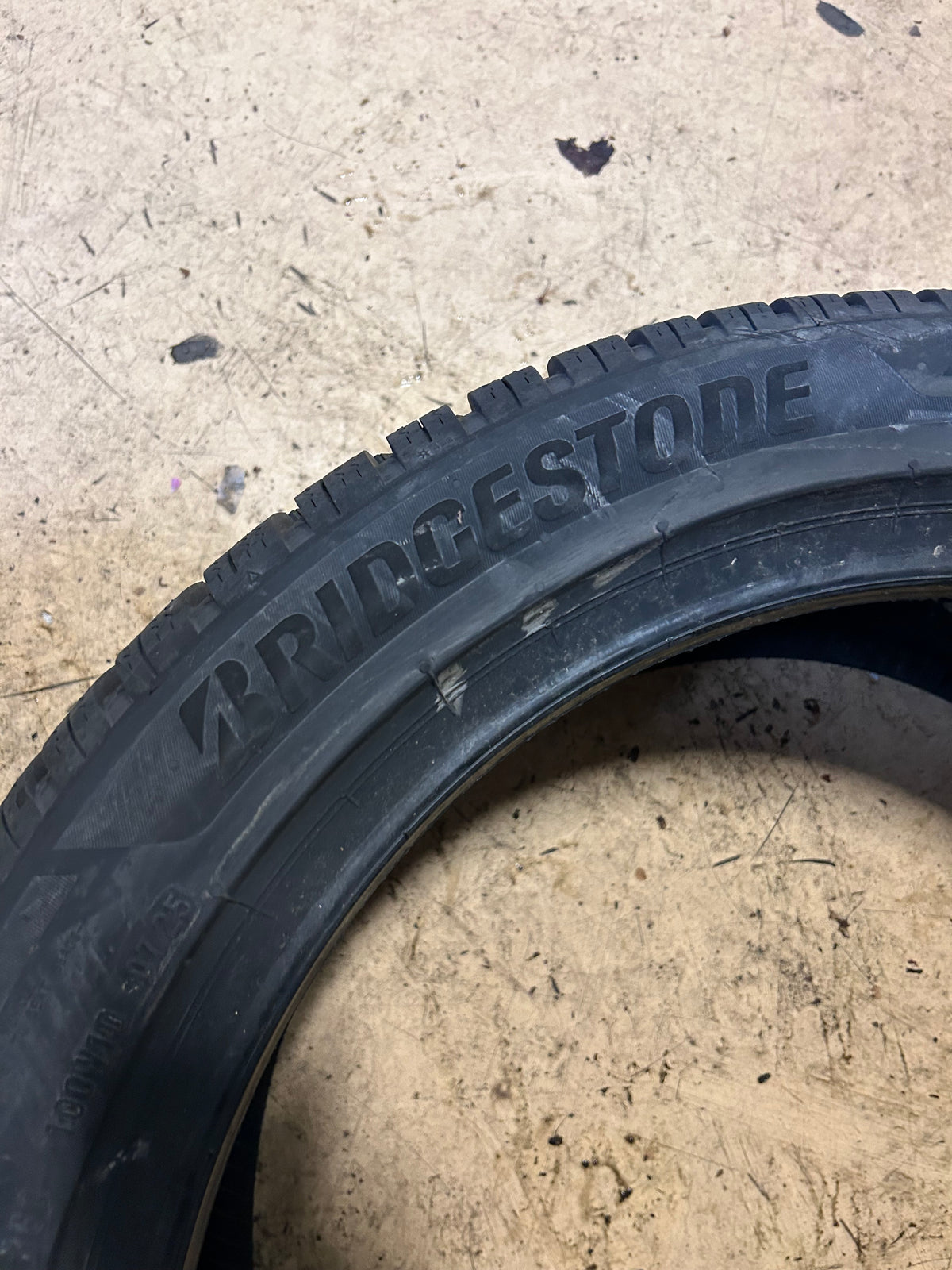 BRIDGESTONE BLIZZAK 6 BSW P 245 45 19 102W WINTER TIRE 014646