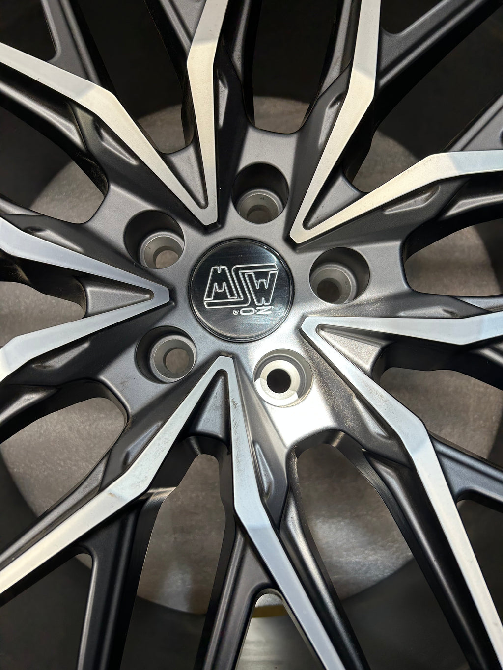 MSW TYPE 50 21X10.5 ET43 5X112 MACHINED W/GUNMETAL ACCENT REAR WHEEL