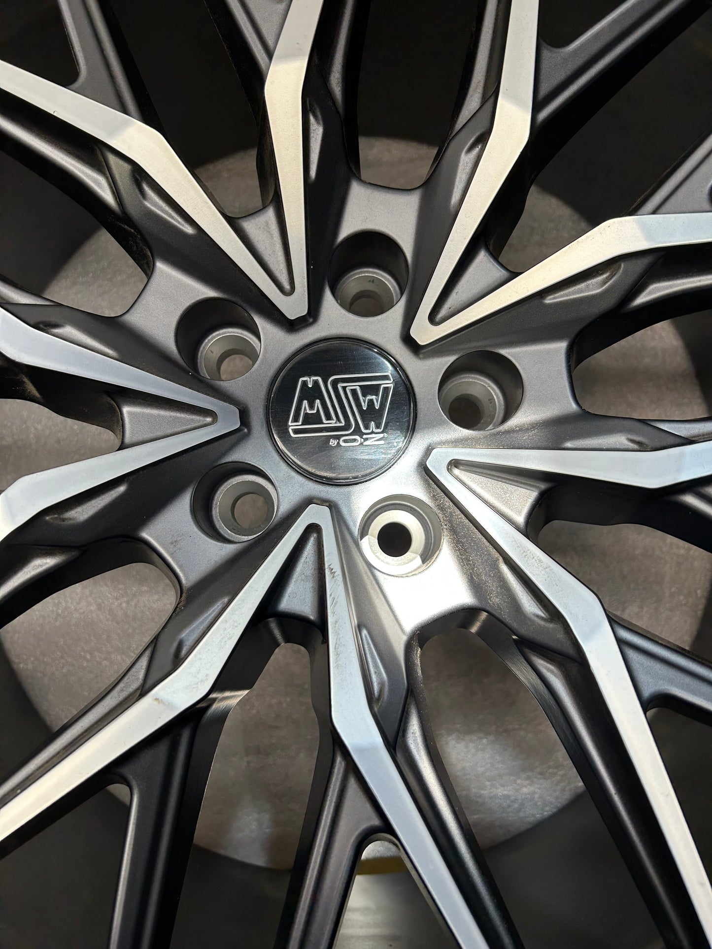 MSW TYPE 50 21X10.5 ET43 5X112 MACHINED W/GUNMETAL ACCENT REAR WHEEL