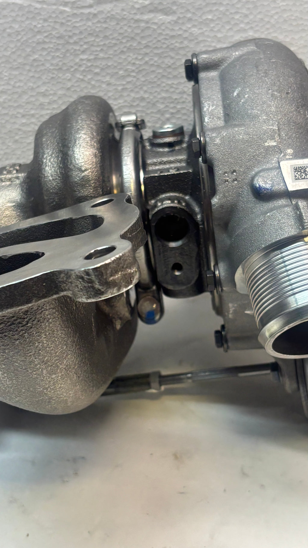 GENUINE FORD TURBOCHARGER ASSY. 24-25 FORD F-150 LR3Z-6K682-B