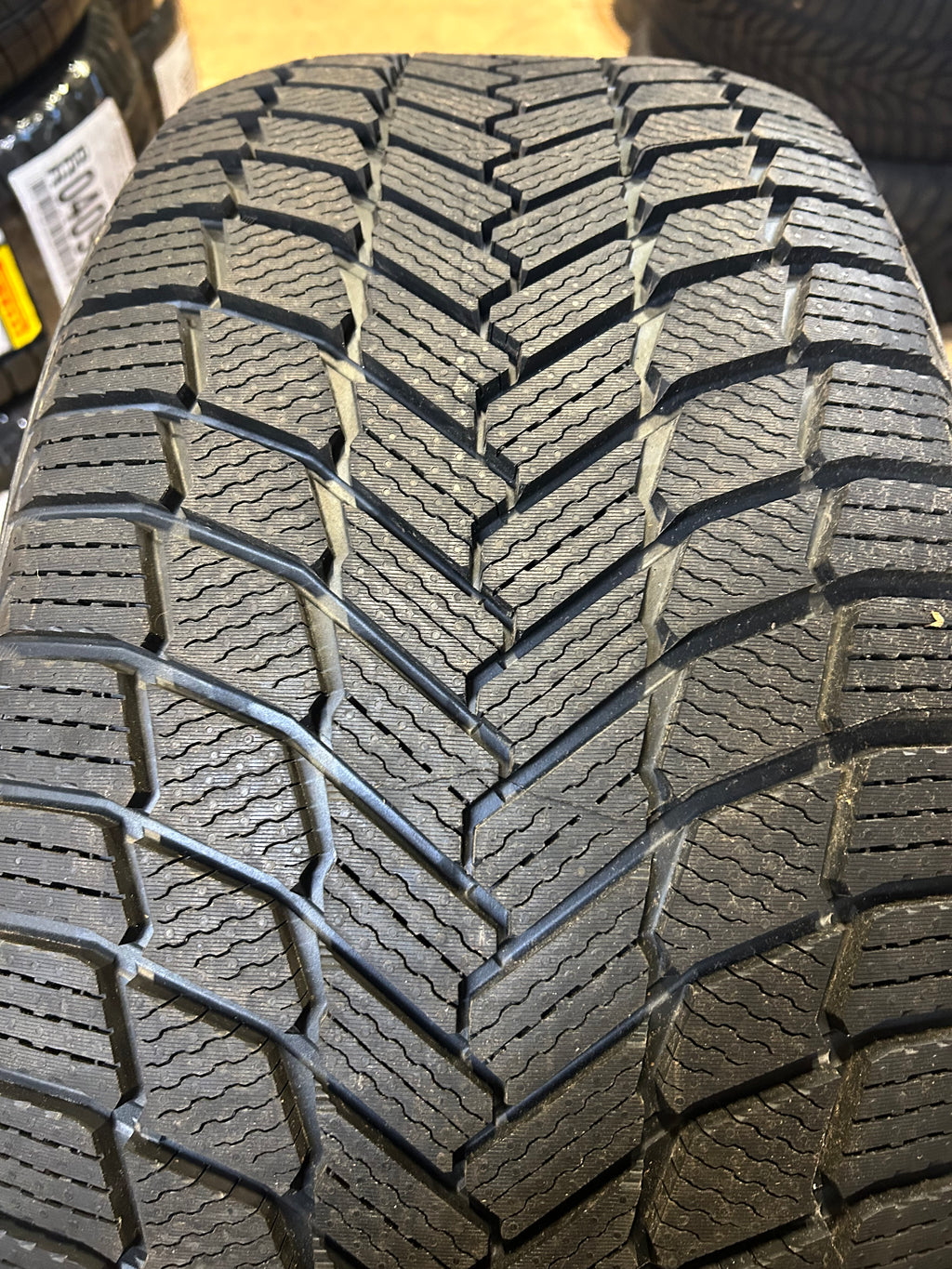 MICHELIN X-ICE SNOW SUV BSW P 285 40 22 110H WINTER TIRE 26574