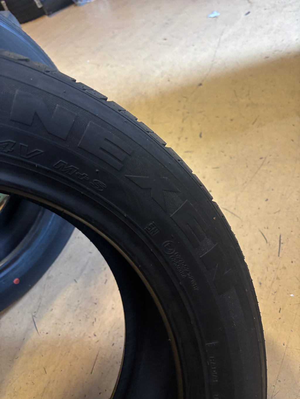 NEXEN CP672 BSW P 215 55 17 94V ALL SEASON TIRE 12945NXK