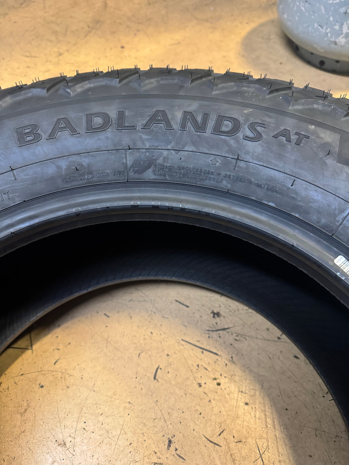 MASTERTRACK BADLANDS AT BSW P 255 70 16 111T ALL TERRAIN TIRE MASTAT004