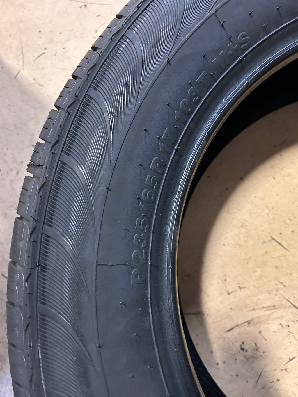KUMHO SOLUS KLS1 BSW P 235 65 17 103T SL ALL SEASON TIRE 2122913