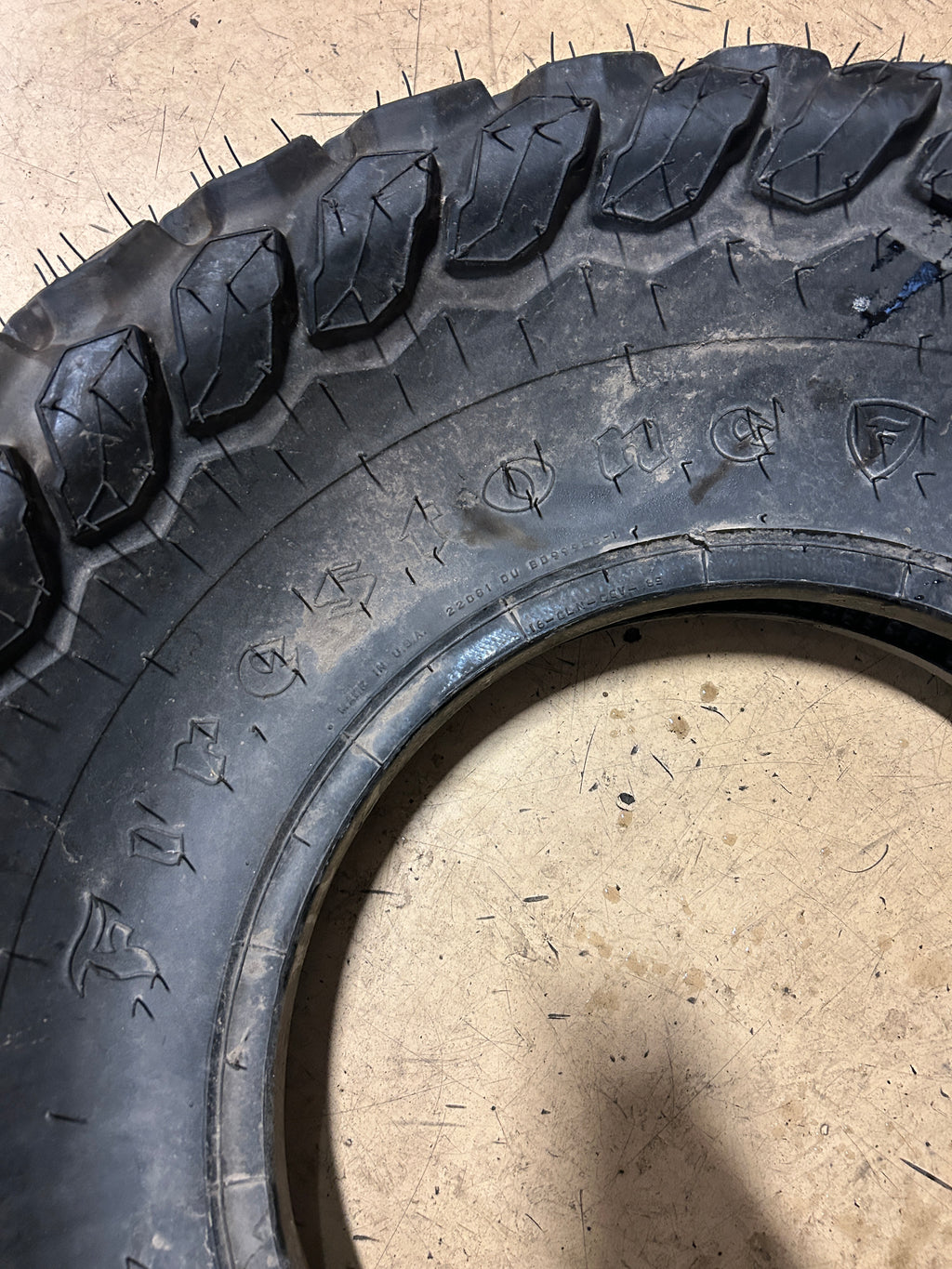 FIRESTONE TURF & FIELD BSW 9.5 16 6PLY FARM TIRE 351644