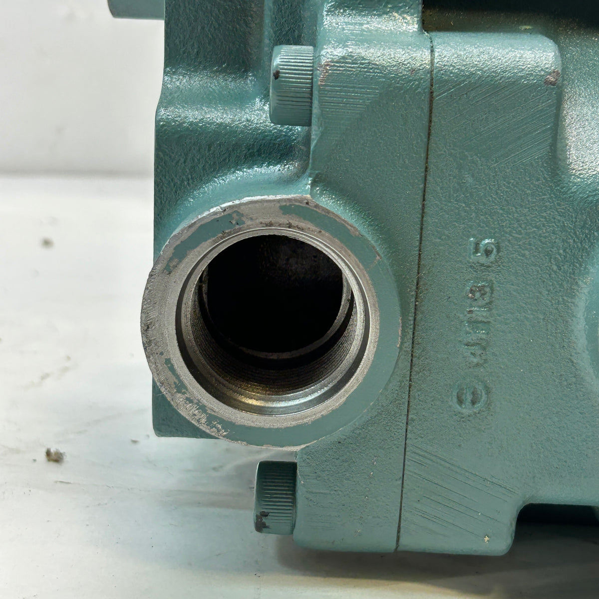DAIKIN INDUSTRIES V SERIES PISTON PUMP DE2015