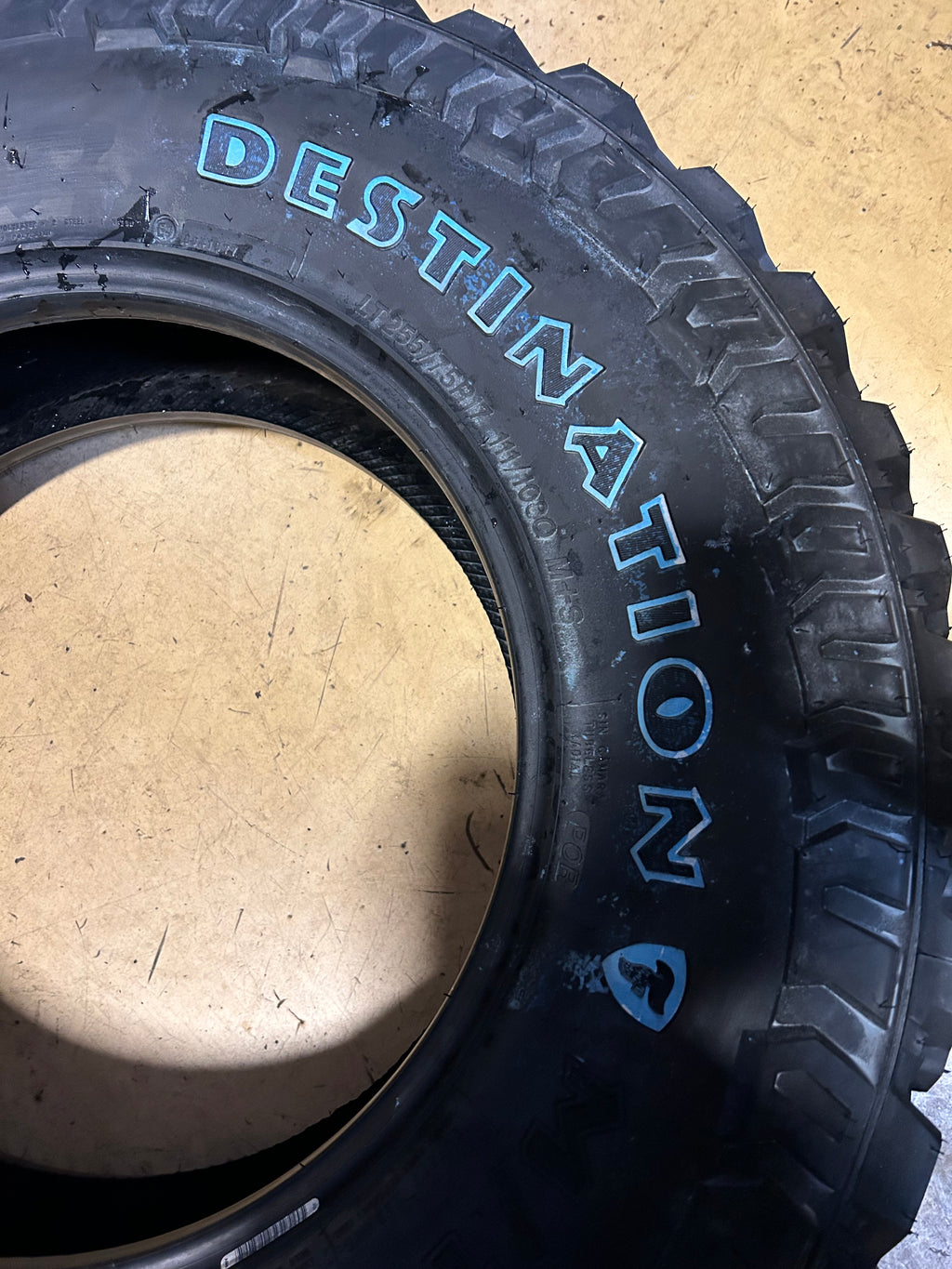 FIRESTONE DESTINATION M/T2 OWL LT 255 75 17 111/108Q 6PLY MUD TIRE 011618