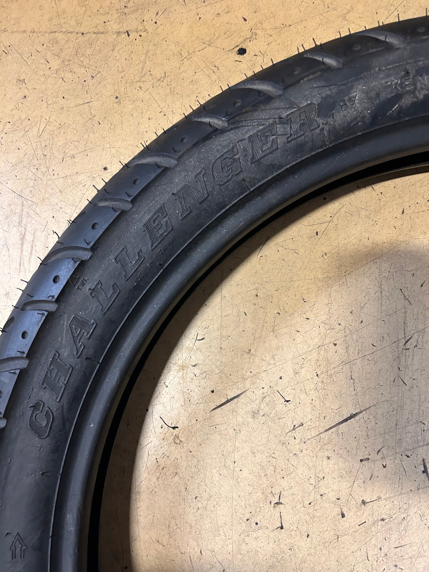 NOS KENDA CHALLENGER BSW 90 100 21 57H FRONT MOTORCYCLE TIRE 046572104C1