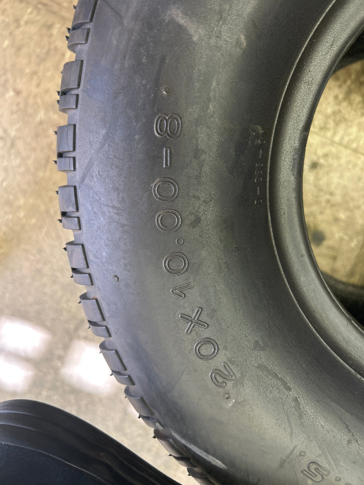 DEESTONE D266 BSW 20 10 8 87A3 4PLY LAWN TIRE DS7066