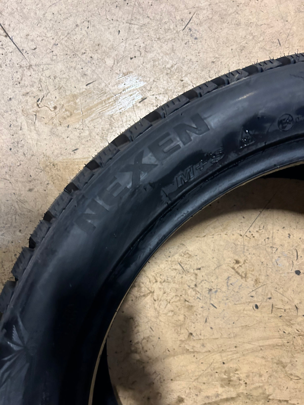 2 NEXEN WINGUARD WINSPIKE 3 STUDLESS BSW P 235 45 18 98T XL WINTER TIRE 18418NXK