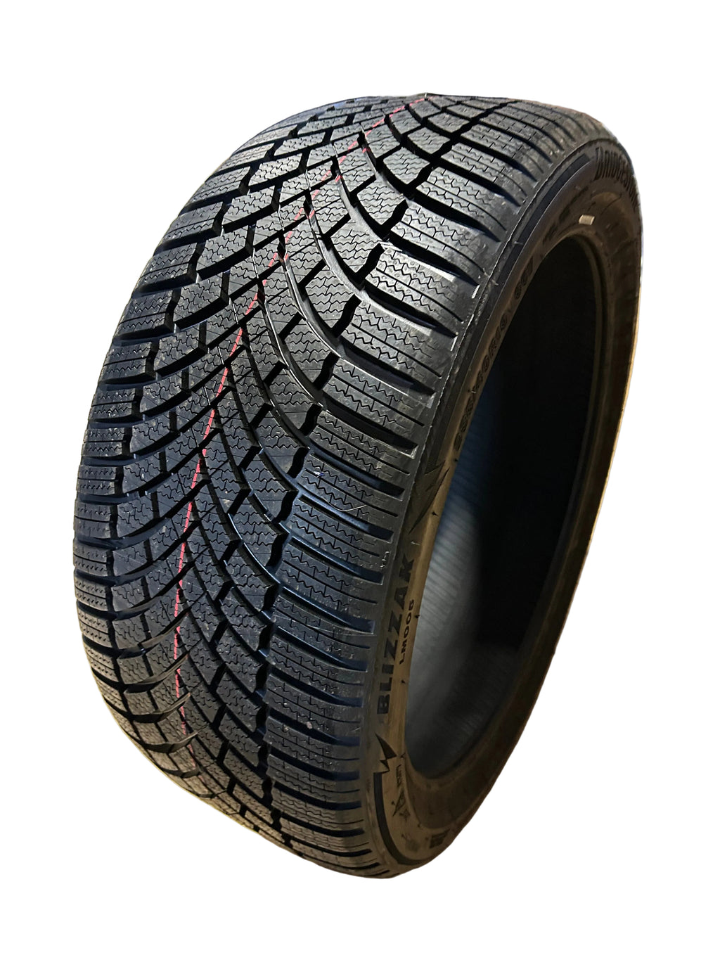BRIDGESTONE BLIZZAK LM005 P 235 40 19 96V XL PERFORMANCE WINTER TIRE 015188