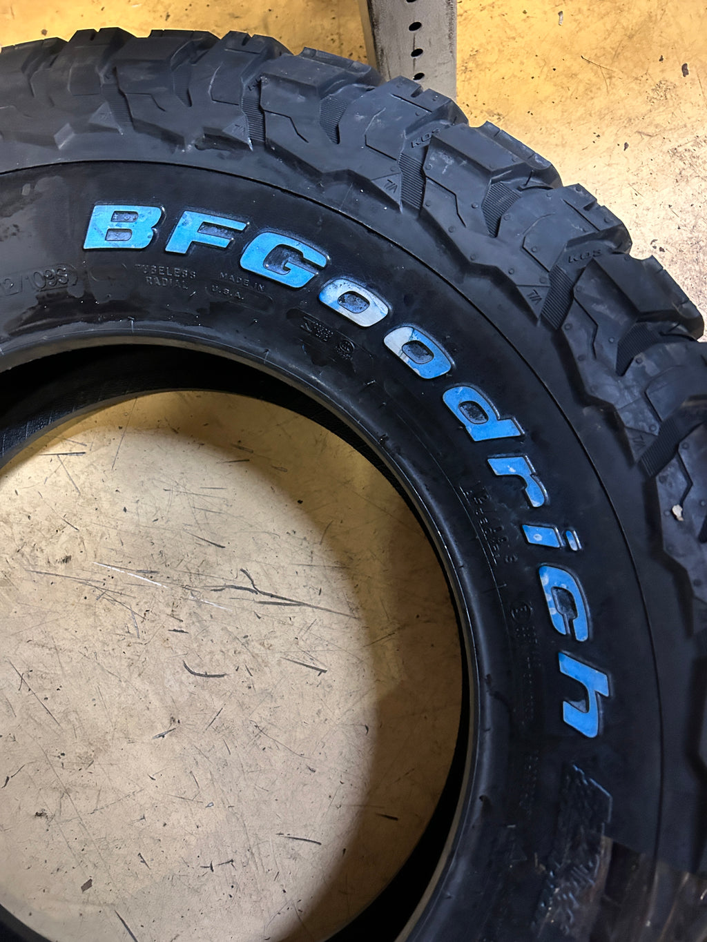 BFGOODRICH ALL TERRAIN T/A KO3 RWL LT 265 70 17 112/109S 6PLY TIRE 59614